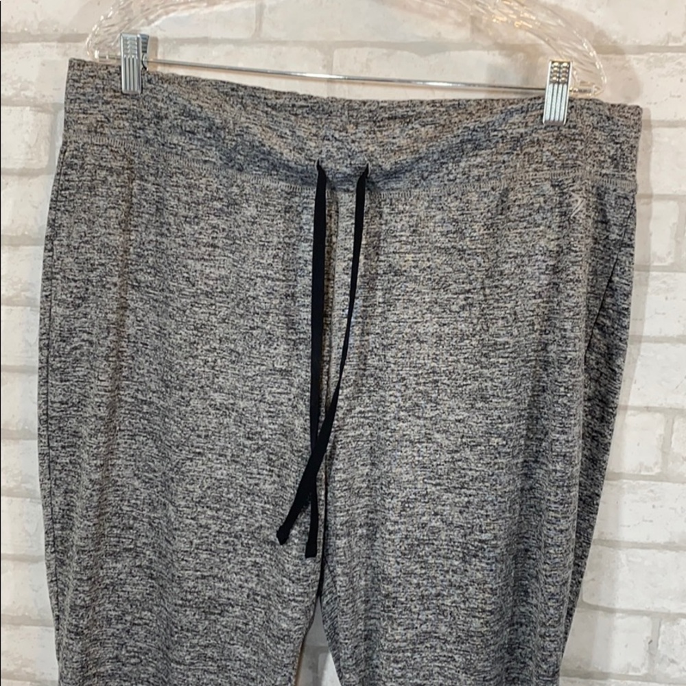 Old navy active jogger/sweatpants size XL - Picture 2 of 9